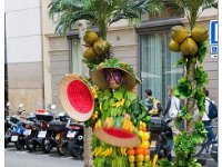 LA rambla fruit woman